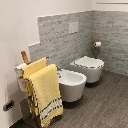 Ferienhaus La Pergola, Villetta Indipendente Con Giardino E Parcheggio Privato - Como Lake Dervio